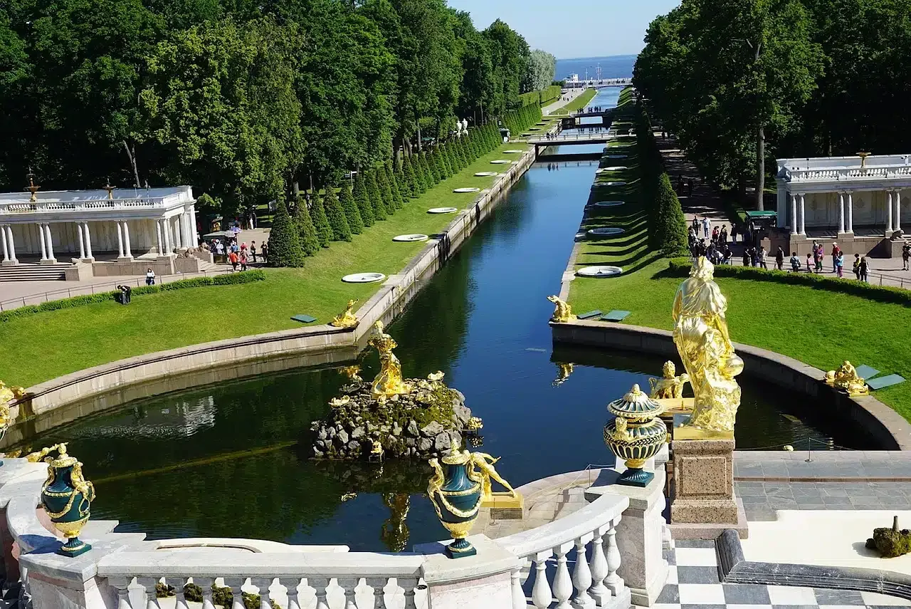 ST. PETERSBURG - THY İLE