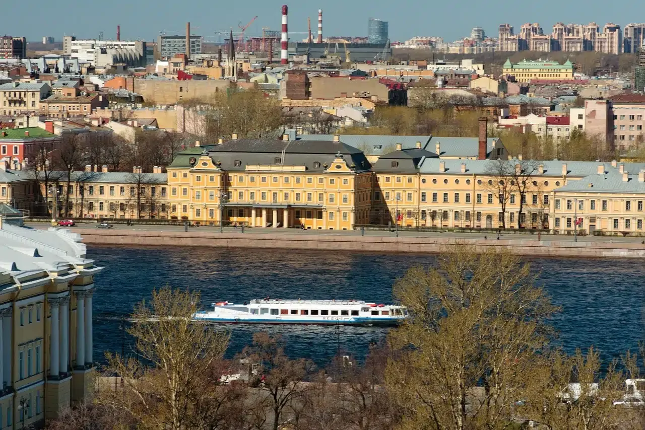 ST. PETERSBURG - THY İLE