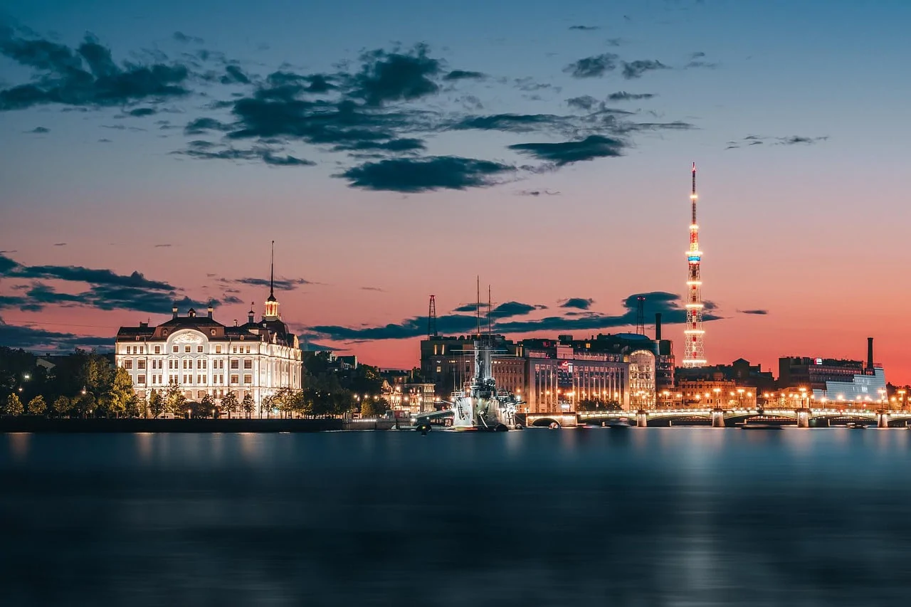 ST. PETERSBURG - THY İLE